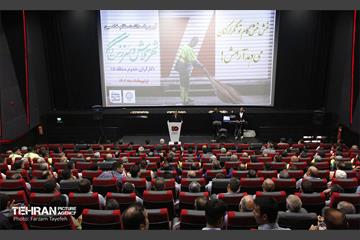 همایش تجلیل از کارگران شهرداری منطقه ۵ 40