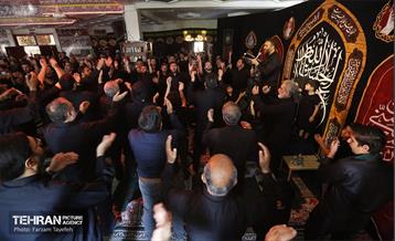 نماز جمعه عاشورایی در منطقه ۵ 3