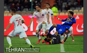 دیدار تیم‌های فوتبال استقلال تهران - نساجی مازندران 7