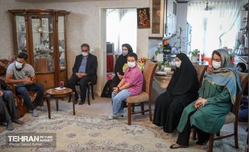 حضور شهردار تهران در منزل آتش نشان شهید مرتضی حیدری 19