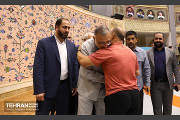 بازدید شهردار تهران از اردوی تیم ملی کشتی