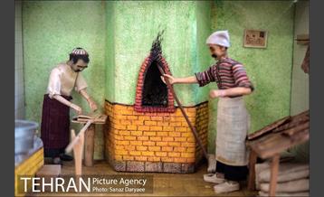 مجسمه مینیاتورهای جهانگیرارجمند در باغ موزه نگارستان 2