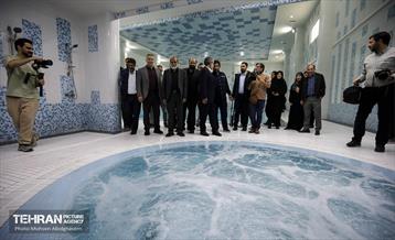 آیین بهره برداری از مجموعه آبی گلشن و افتتاح ۱۳ پروژه منطقه ۴ 7