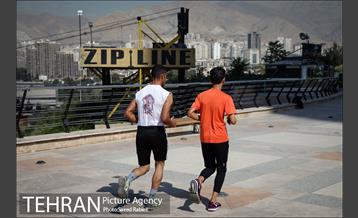 ثبت رکورد پله نوردی در برج میلاد 5