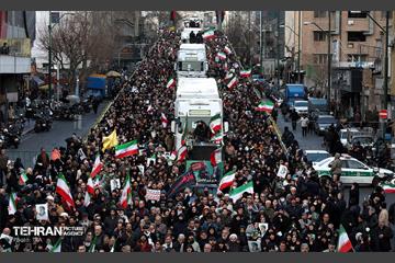 تشییع پیکر ۱۰۰ شهید مردمی و مدافع امنیت در تهران 12