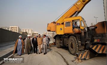 بازدید نخبگان منطقه ۵ از پروژه‌های عمرانی 37