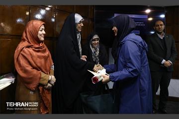 جلسه هم‌اندیشی رییس نهاد پایش طرح های توسعه شهری با جمعی از بانوان 6