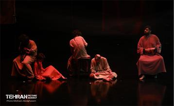 نمایش آئینی مذهبی «در انتظار...» 15