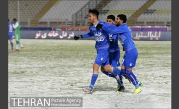 دیدار تیم‌ های فوتبال ماشین سازی تبریز واستقلال تهران