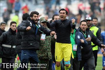 دیدار تیم های فوتبال استقلال و پرسپولیس