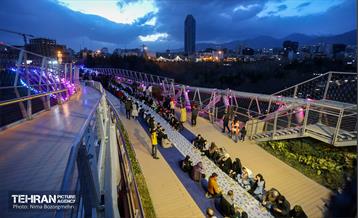 افطاری ساده روی پل طبیعت 10