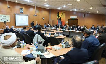نشست هم اندیشی شهردار تهران با نخبگان منطقه 22