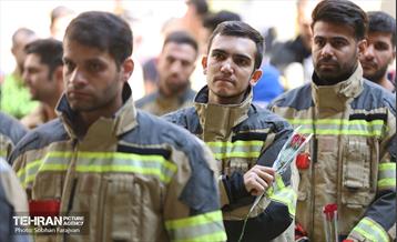 مسابقه پله‌نوردی آتش‌نشانان در برج میلاد 60