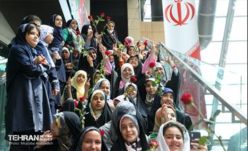 جشن دخترونه در باغ کتاب