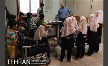 بازدید کودکان دبستانی از شهرداری منطقه 7 7