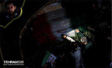 تشییع پیکرهای ۱۰۰ شهید گمنام از مقابل دانشگاه تهران 16