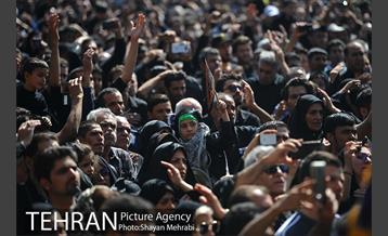 مراسم عاشورای حسینی در میدان امام حسین(ع) 10
