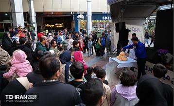 برج میلاد در ایام نوروز 2