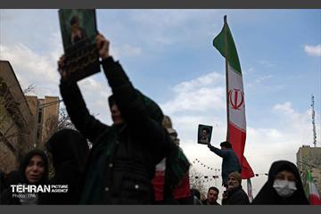تشییع پیکر ۱۰۰ شهید مردمی و مدافع امنیت در تهران - 1 30
