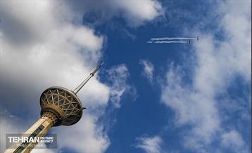مانور ویژه هواپیماهای فوق سبک بر فراز برج میلاد 16