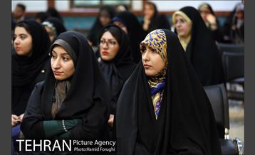 دومین حلقه ادبی پنجره در فرهنگسرای اندیشه 9