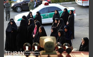 ادای احترام سرکلانترغرب تهران ومردم به شهدای آتش نشان ساختمان پلاسکو‎ 15