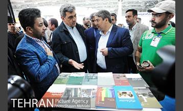 بازدید شهردار تهران از هجدهمین نمایشگاه بین المللى محیط زیست 23