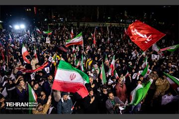 مراسم عزاداری شهادت رهبر انقلاب اسلامی در میدان ولیعصر(عج)