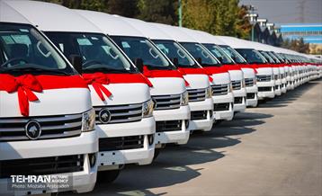 آیین رونمایی از تاکسی‌ون‌های جدید شهرداری تهران 1