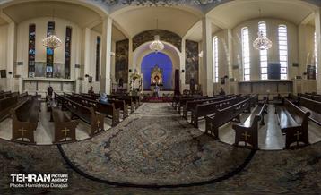 آیین عشای‌ ربانی در کلیسای سرکیس مقدس  44