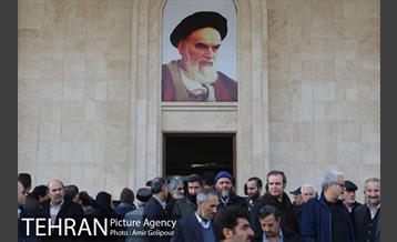 حضور مردم در حرم مطهر امام (ره) برای تشییع پیکر آیت الله هاشمی رفسنجانی 2