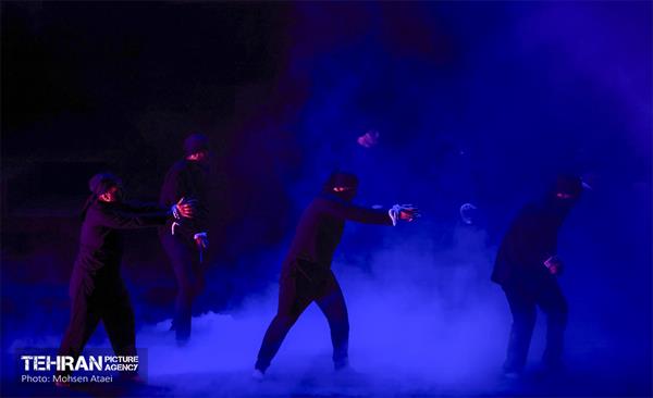 نوانمایش‌ هامان در برج‌ میلاد تهران 37