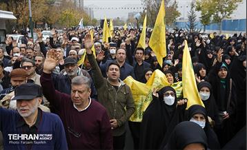 تشییع پیکر شهدای مدافع حرم در منطقه ۵ 14