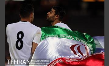 دیدار تیم‌های ملی فوتبال ایران و ازبکستان