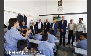 بازدید شهردار تهران از دبیرستان البرز 13
