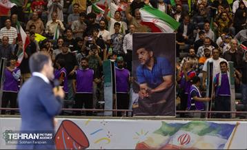 مراسم تجلیل از کشتی‌گیران قهرمان جهان (جشنی برای ایران) 91