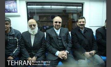 مراسم بهره برداری از 65 دستگاه واگن و لکوموتیو برقی مترو تهران و حومه 32