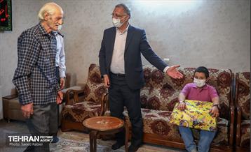 حضور شهردار تهران در منزل آتش نشان شهید مرتضی حیدری 7