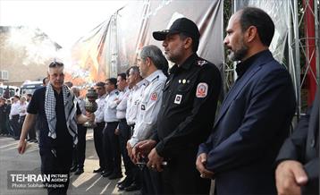 آیین بدرقه خادمین سازمان آتش‌نشانی 13