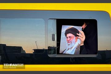خدمت‌رسانی رایگان تاکسی‌های شهری به شرکت‌کنندگان مراسم تشییع پیکر آقای شهید ایران 1