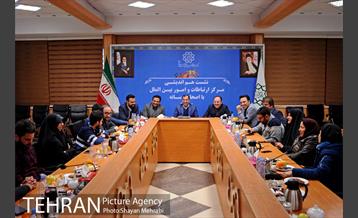 نشست صمیمانه رئیس مرکز ارتباطات شهرداری تهران با اصحاب رسانه 38