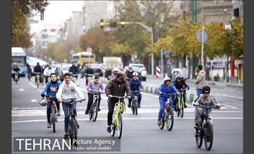 همایش دوچرخه سواری دانش آموزان در منطقه 11 11