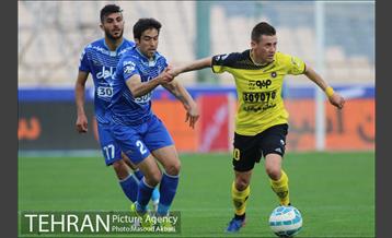 دیدار تیم های فوتبال استقلال و سپاهان