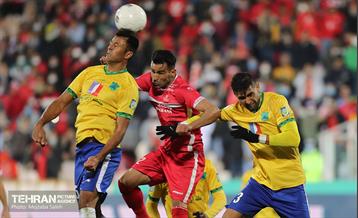 دیدار تیم های فوتبال پرسپولیس تهران و صنعت نفت آبادان 18