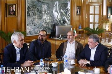 اولین جلسه محمد علی افشانی در دفتر شهردار تهران 18