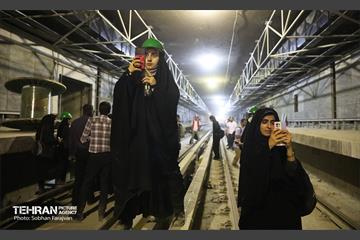 تور بازدید شرکت کنندگان دوره آرمانشهر از ایستگاه مترو میدان کتاب 11