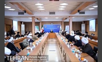 نشست شهردار تهران با ائمه جماعات در آستانه دهه فجر 29