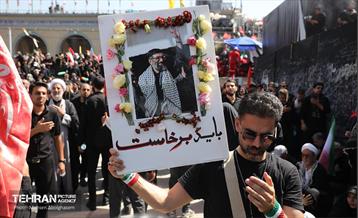 اقامه نماز بر پیکر آقای شهید ایران - 1 26