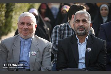 کاشت نهال به یاد شهدا در برج میلاد 18