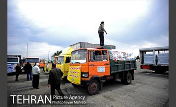 ارسال کمک های مردمی جمع آوری شده توسط مناطق ۲۲ گانه شهرداری تهران به مناطق سیل زده خوزستان 9